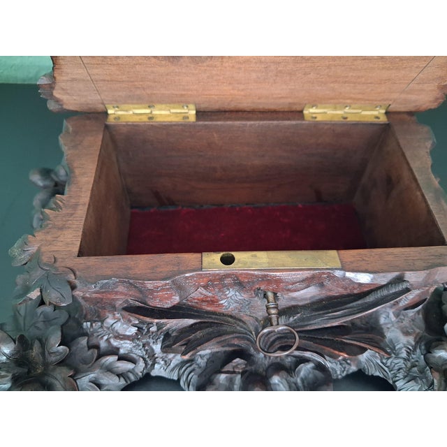 French Black Forest Jewelry Box with Birds and Vase Holder, 1950 For Sale - Image 14 of 17
