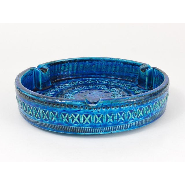 Large Mid-Century Round Rimini Blue Glazed Ashtray attributed to Aldo Londi for Bitossi, 1950s For Sale - Image 13 of 14