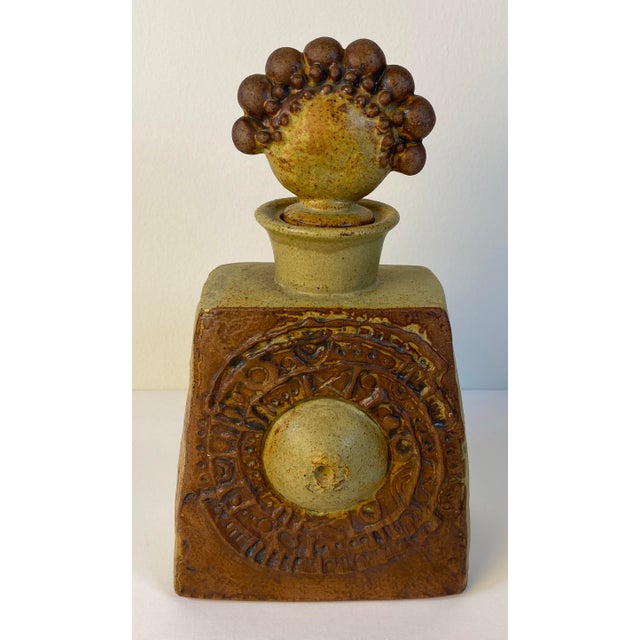 Mid 20th Century Sculptural Studio Pottery Earthenware Vessel With Organic Figural Stopper For Sale - Image 5 of 7