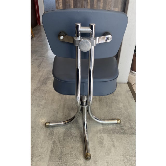 Beautiful chair in very good overall condition. Upholstery in near-perfect condition. Chrome is very shiny and in...