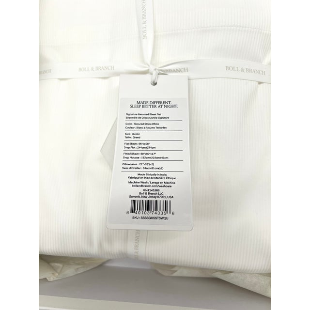 White Brand New Boll & Branch Signature Hemmed Sheet Set – Queen – 100% Organic Cotton For Sale - Image 8 of 9