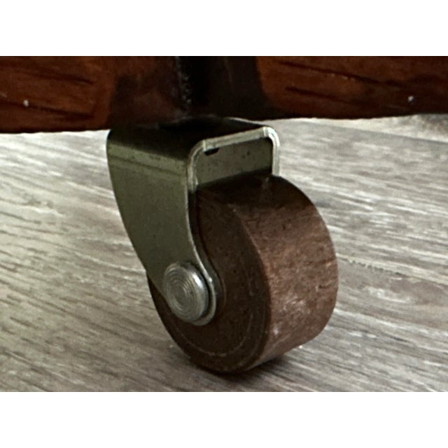 Antique 20th Century Tiger Oak Split Pedestal Table With Ornate Carvings & Paw Feet For Sale - Image 9 of 12