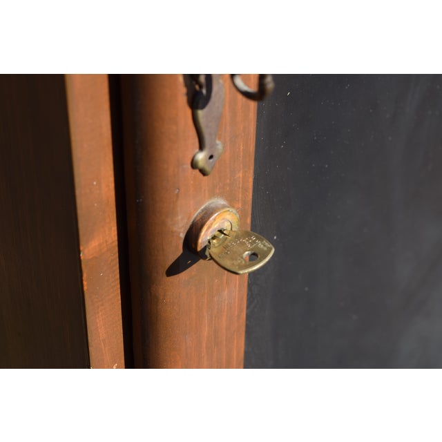 1970s Vintage Wooden Gun Case Holds 6 Rifles with Orig. Lock