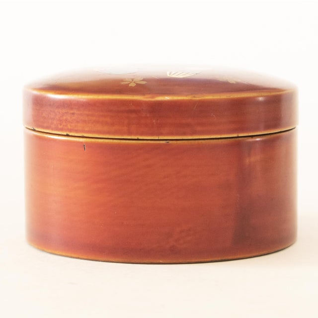 1950s Showa Era Japanese Lacquered Red Wood Set/5 Coasters in Box For Sale - Image 9 of 11