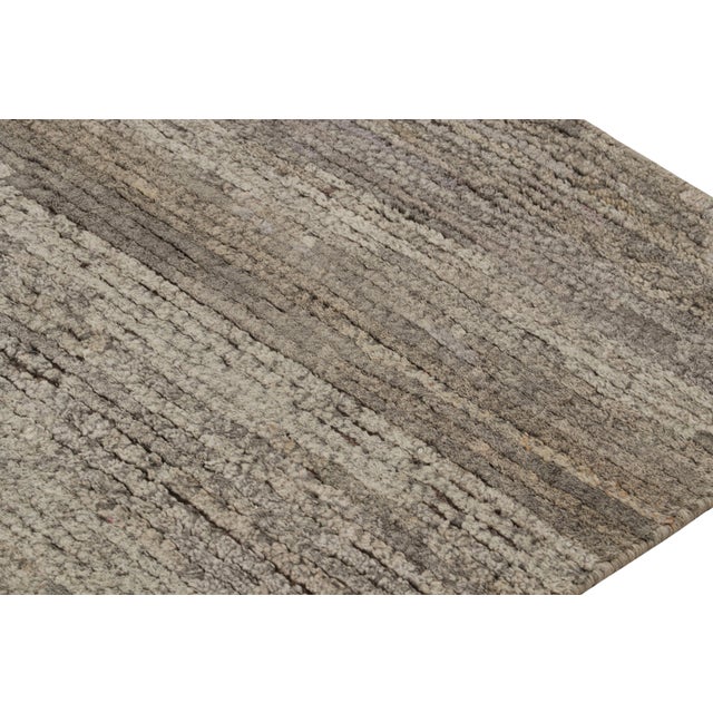 Late 20th Century Rug & Kilim’s Contemporary Textural Rug in Gray and Beige Tones For Sale - Image 5 of 7