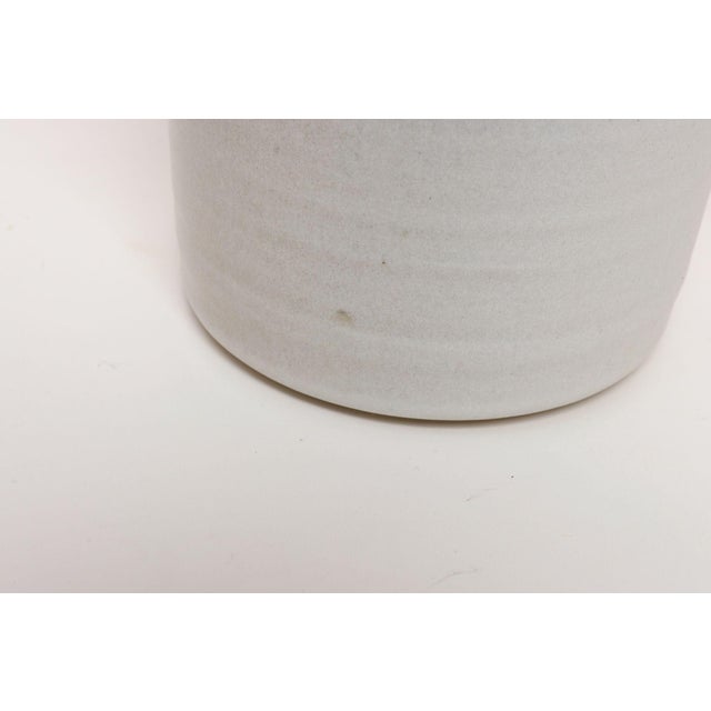 Vintage Pale Gray and Lilac Incised Studio Ceramic Planter by Deanna Nichols For Sale - Image 13 of 15