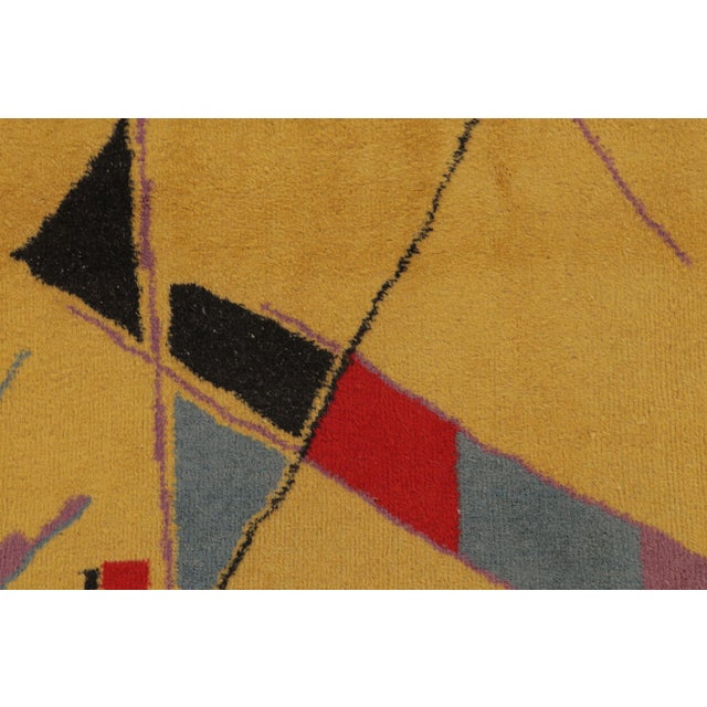 Abstract Vintage Turkish Zeki Müren Rug Pair With Bold Abstract Design - Rug & Kilim For Sale - Image 3 of 10