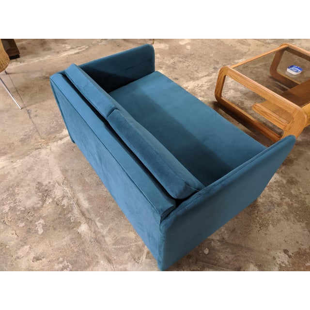 Vintage 1980's Reupholstered Love Seat in Crushed Turquoise Velvet With Rounded Arms For Sale In Los Angeles - Image 6 of 9