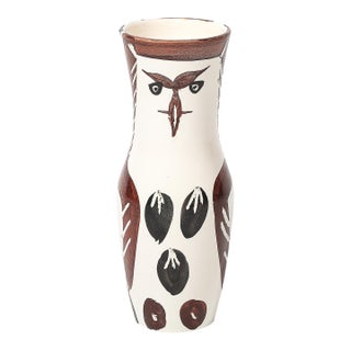 Modernist "Chouetton" Vase by Pablo Picasso in White Earthenware Hand-Painted For Sale