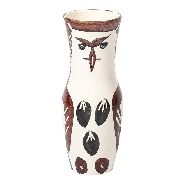 Modernist "Chouetton" Vase by Pablo Picasso in White Earthenware Hand-Painted For Sale