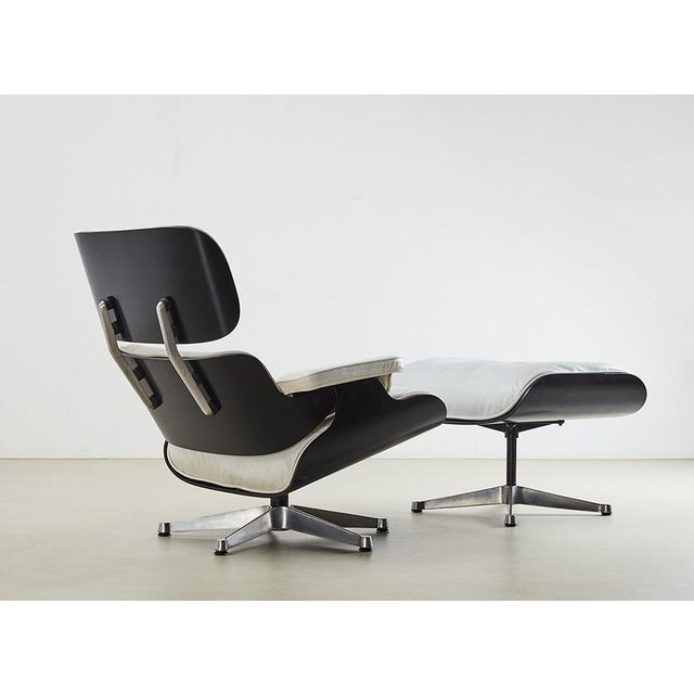 1970s Set of Model 670 Lounge Chair and 671 Ottoman by Charles and Ray Eames by ICF for Herman Miller, 1960s-1970s For Sale - Image 5 of 13