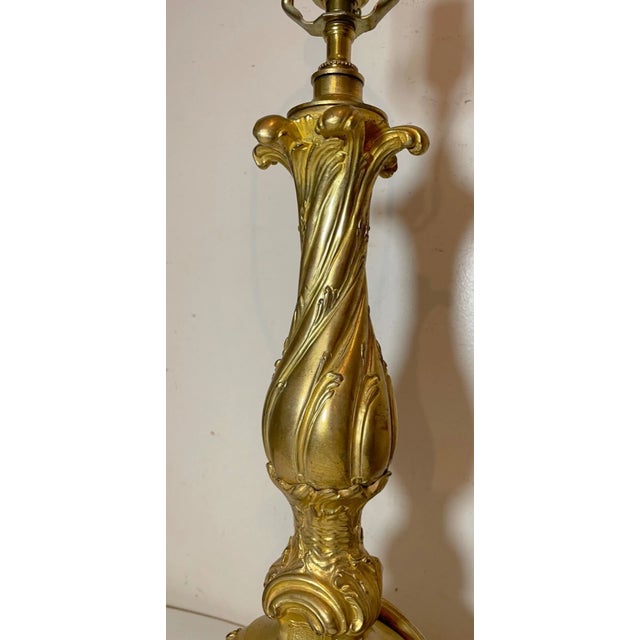 1910s Large Antique Ornate Solid Dore Bronze French Rococo Electric Table Lamp Light For Sale - Image 9 of 16