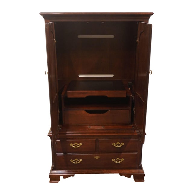 Thomasville Thomasville Furniture Collector's Cherry Traditional Style 40" Media Chest 10111-336 For Sale - Image 4 of 13