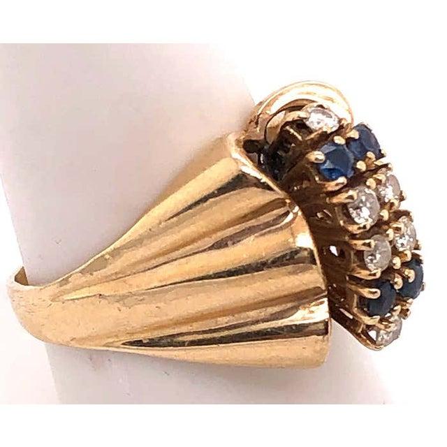 14 Karat Yellow Gold Contemporary Ring With Sapphire and Diamonds, Size 8 For Sale In New York - Image 6 of 10