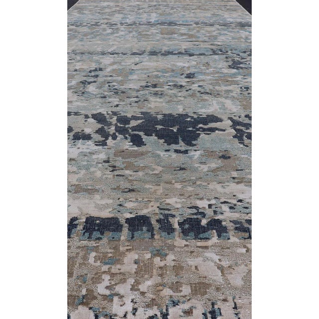 Modern Indian Abstract Bamboo Silk and Wool Gallery Runner in Earthy Tones For Sale In Atlanta - Image 6 of 12