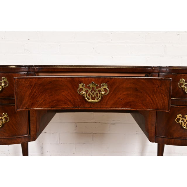Brown Henredon Queen Anne Mahogany Kidney Shaped Desk or Vanity For Sale - Image 8 of 17