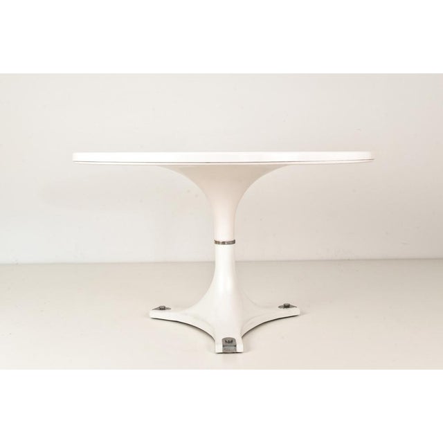 Dining table round designer: anna castelli and ignazio gardella year: 1967 manufacturer: kartell, binasco country: italy...