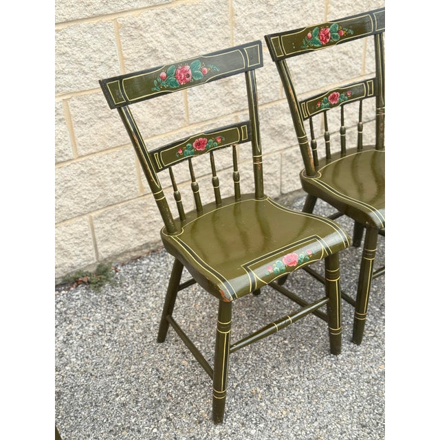 Antique American Hand-Painted Floral Folk Art Plank Seat Chairs - Set of 4 For Sale - Image 4 of 12