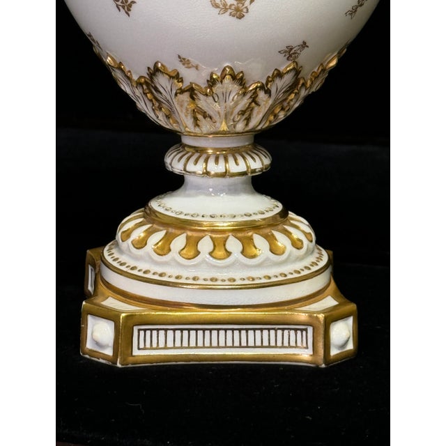 Antique Royal Worcester Neoclassical Matched White and Gilt (Gold) Porcelain Covered Urns W/ Landscaped Panels by Harry Davis, a Pair, England 1912. For Sale - Image 10 of 12