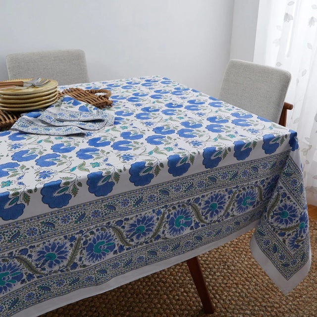 With an exuberant all-over flower pattern, the Janvi design presents a modern take on traditional, nature-inspired motifs....