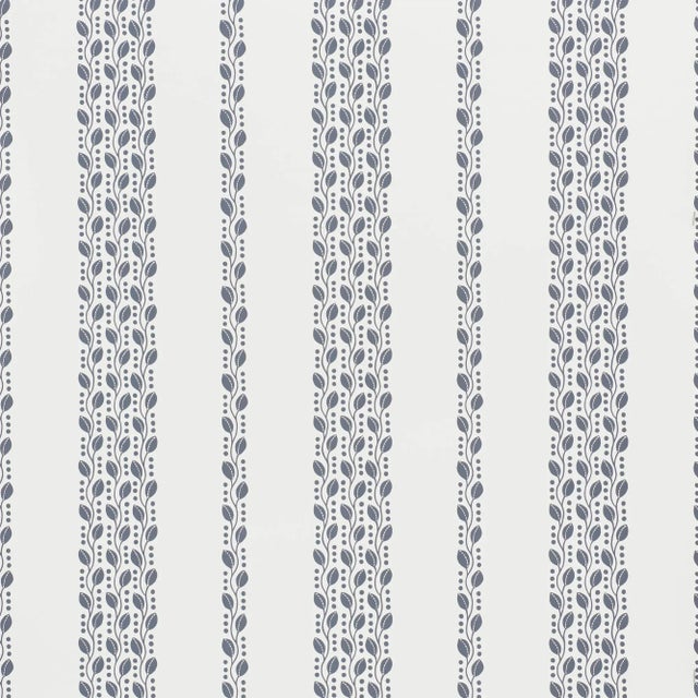 Schumacher Sample - Schumacher Lillian Vine Wallpaper in Carbon For Sale - Image 4 of 4