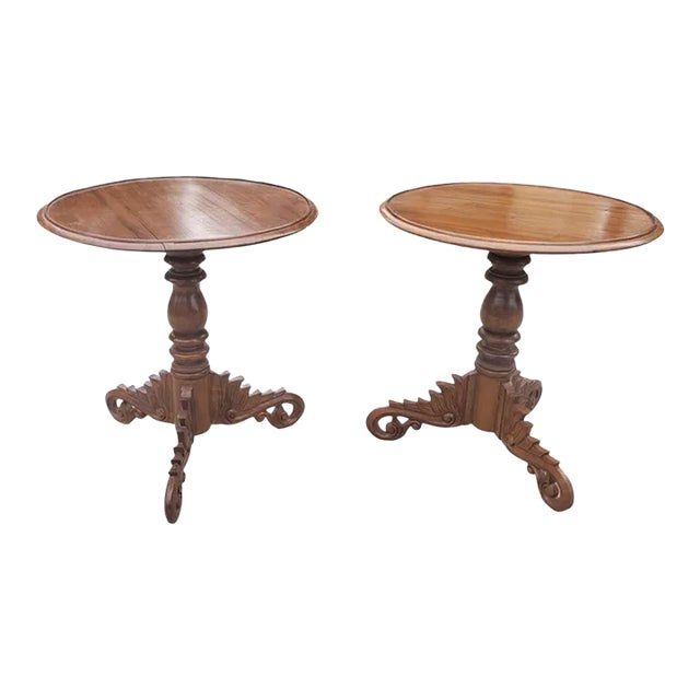 Vintage Pedestal Mahogany Tripod Gator Tail Feet Side Tables, a Pair For Sale
