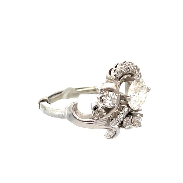 Silver Estate 14k Gold 1.5 Carat Weight Diamond Flower Design Ring, Size 5.75 For Sale - Image 8 of 10