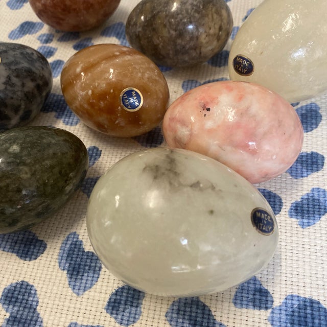 White 1980s Italian Marble Eggs in Basket - Set of 8 For Sale - Image 8 of 11
