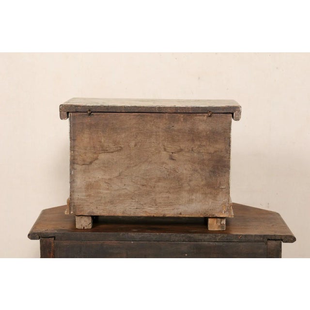 18th Century Venetian Wood Box with Original Finish For Sale In Atlanta - Image 6 of 12