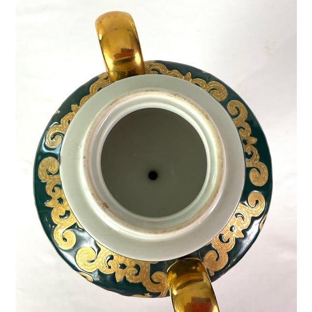 White Early 20th Century Chinese Decorative Porcelain Urn For Sale - Image 8 of 8