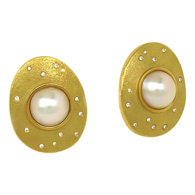 Mabe Pearls & Diamonds 18k Yellow Gold Textured Post Clip Earrings, 2 Pieces For Sale