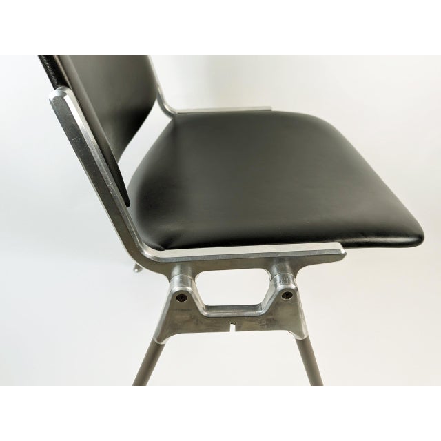 Metal Black Skai and Aluminum DSC 106 Chair by Anonima Castelli from Castelli / Anonima Castelli. 1970s For Sale - Image 7 of 14