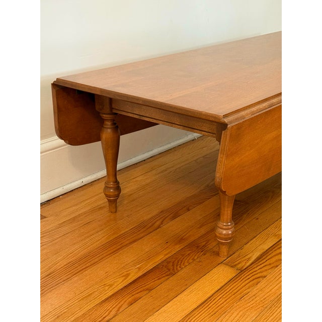 French Country 1950s Early American Style Baumritter Ethan Allen Maple Coffee Table For Sale - Image 3 of 10