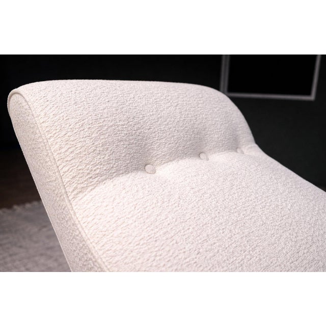 Sculptural Chaise Lounge in Solid Hardwood & Bouclé, Brazilian Modern, 1950s For Sale In New York - Image 6 of 17