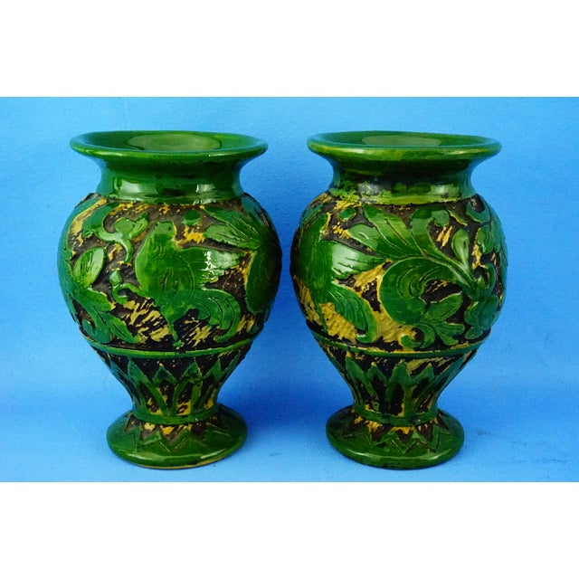Measurements: height: 17.5 cm; diameter: 11.5 cm; total weight of the pair: 1.167 kg item : a magnificent pair of majolica...