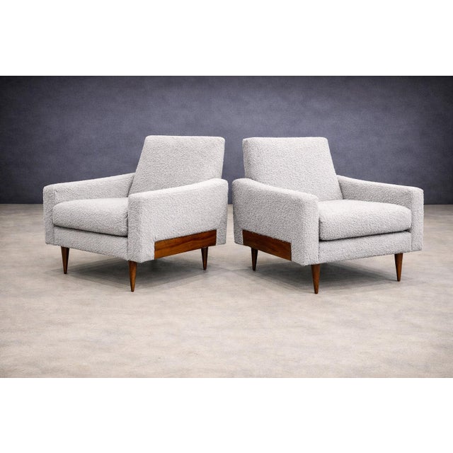 Pair of Brazilian Modern Armchairs in Caviuna & Light Gray Sherpa, Brazil, 1960s For Sale - Image 4 of 14