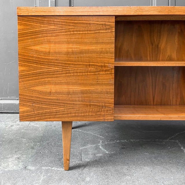 Mid-Century Modern Desk, 1960s For Sale - Image 17 of 18