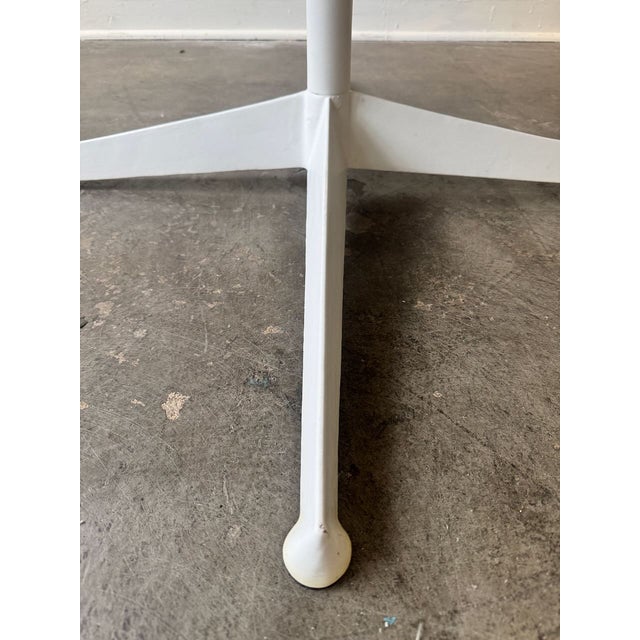 Plastic 1960's Eero Saarinen for Knoll Dining Set For Sale - Image 7 of 10