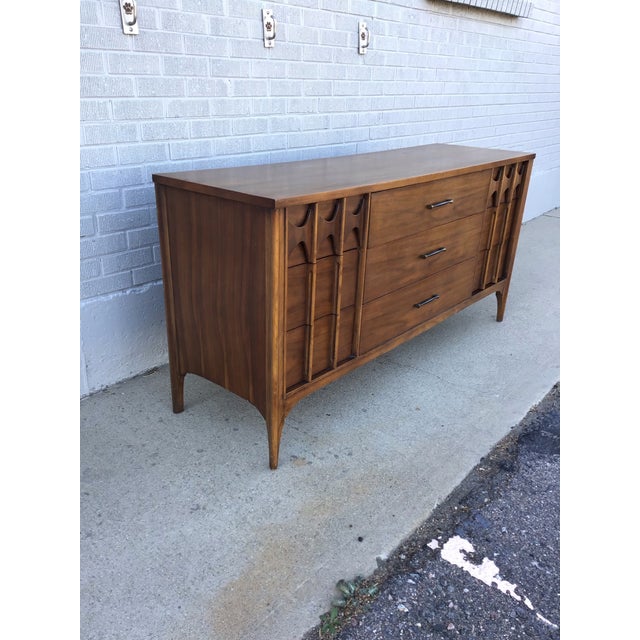 Vintage 1960s Kent Coffey “Perspecta” 9-Drawer Dresser A striking example of American mid-century design, this 1960s Kent...