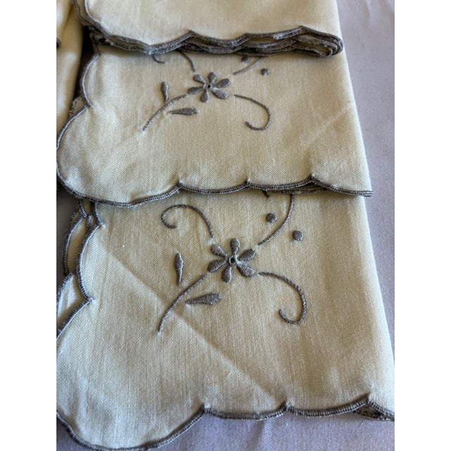 Vintage Ivory Cotton Napkins With Gray Floral Embroidery, Set of 8 For Sale In Oklahoma City - Image 6 of 8