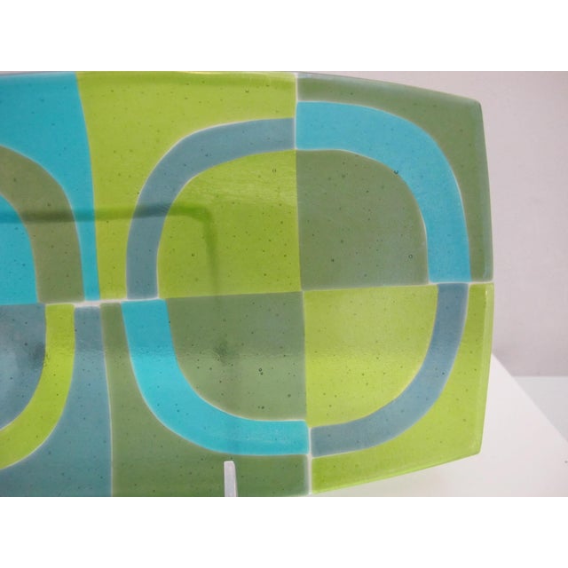 Shepardson Studios Geometric Op Art Fused Art Glass Decorative Plate Tray For Sale - Image 4 of 11