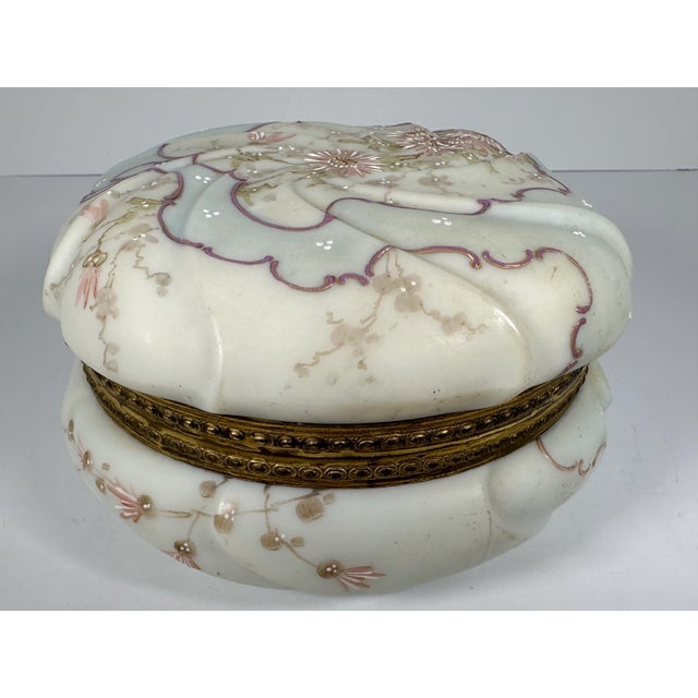 19th Century Wave Crest Jewelry Box: C.F. Monroe Helmschmied Swirl Opal Ware For Sale - Image 6 of 10