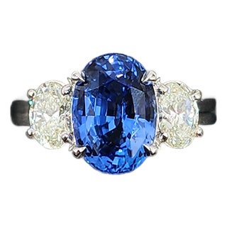 5.25 Ct Gia Certified Oval-Cut Natural Ceylon Sapphire & Diamond Ring Size 6.5 For Sale