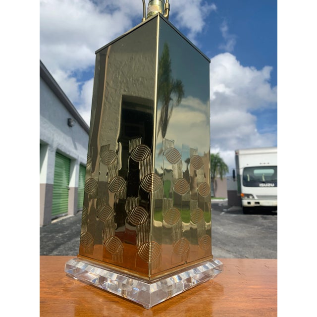 1970s Pierre Cardin Style Brass and Lucite Table Lamp For Sale In Miami - Image 6 of 13