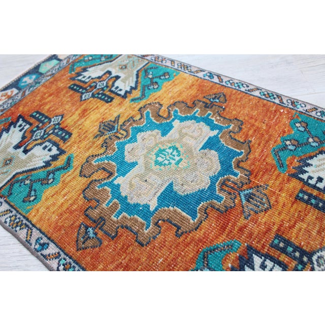 1960s Vintage Turkish Anatolian Rug - 20"x39.5" For Sale - Image 5 of 10