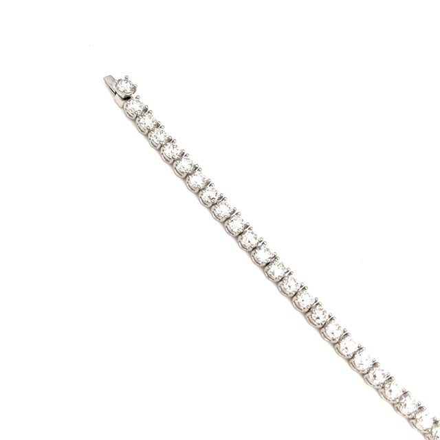Metal 17.50 Ct Diamond Tennis Bracelet For Sale - Image 7 of 8
