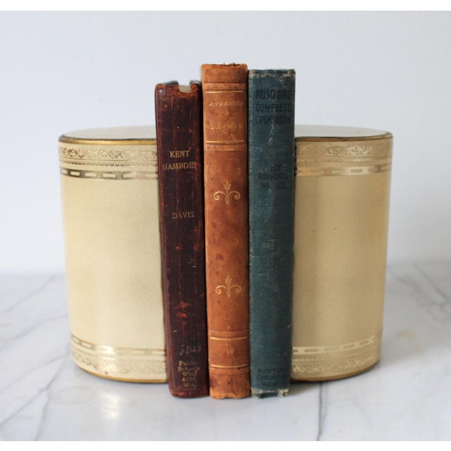 Hollywood Regency Pair of Vintage Leather Wrapped Bookends For Sale - Image 3 of 11