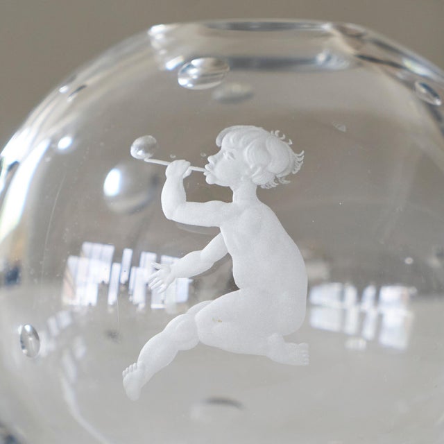 Bubbles Vase in Etched Glass attributed to Vicke Lindstrand for Orrefors, Sweden, 1930s For Sale - Image 3 of 11