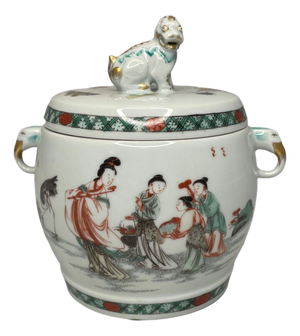 Small Mottahedeh Lidded Container with Foo Dogs