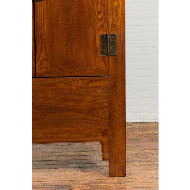 Chinese Qing Dynasty 19th Century Nicely Grained Cabinet with Medallion Lock For Sale - Image 11 of 13